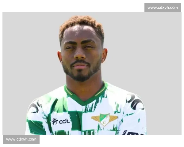 法尔克：纽卡、沙特竞逐科曼，女友拒赴中东成转会最大障碍