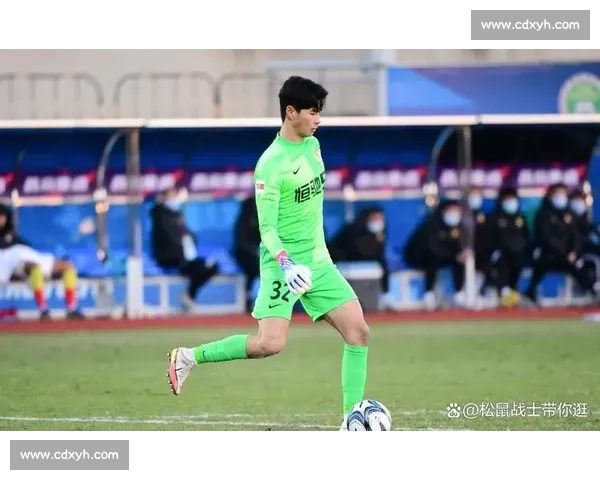 恩怨重逢！梭鱼湾球迷赛前另类 “问候” 前恒大门将霍深坪